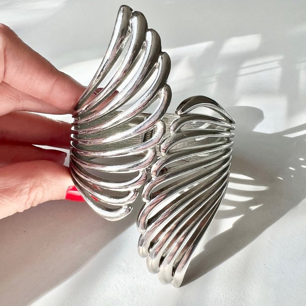 90s Style Silver Tone Hinged Cuff Bangle Bracelet